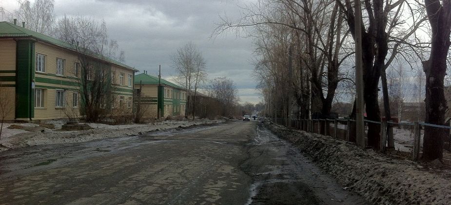 Серовчанка высказалась о состоянии городских дорог и отсутствии тротуаров: "Может, и нам повезет - власти города услышат"...