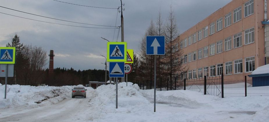 Власти Серова рассказали, почему сделали улицу Вальцовщиков односторонней. Из-за этого возникли проблемы у жителей Фестивальной