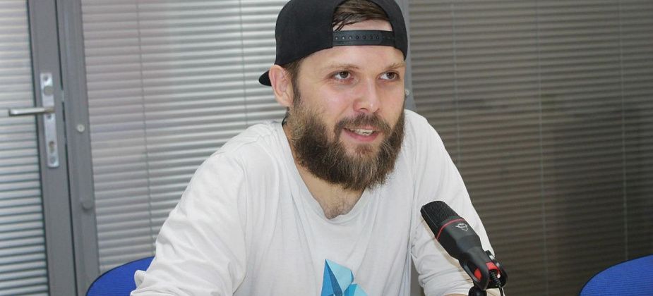 Танцор Кирилл Ларионов проведет для серовчан урок рисования