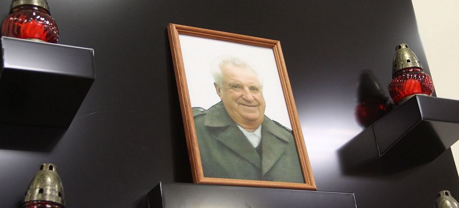 "Мы потеряли выдающегося человека, легенду". Серовчане простились с Рудольфом Жуйковым