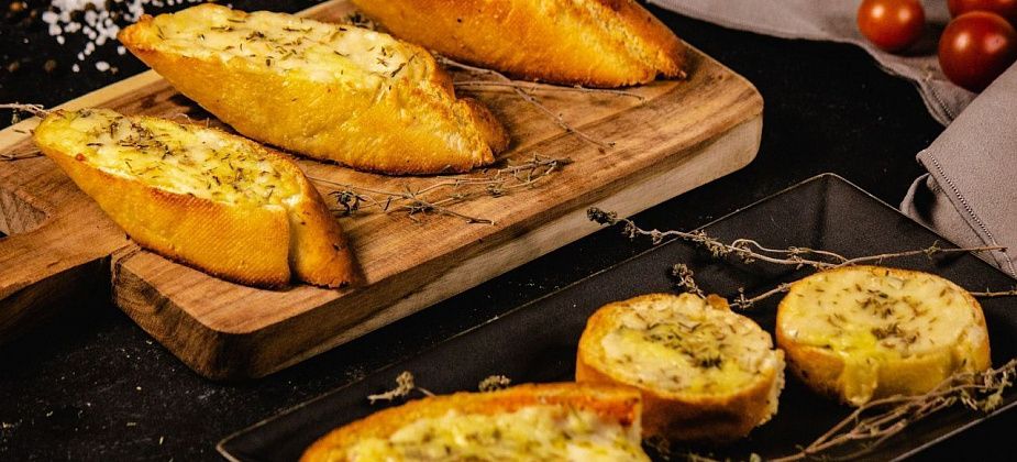Хрустящие и ароматные: 3 рецепта вкусных гренок