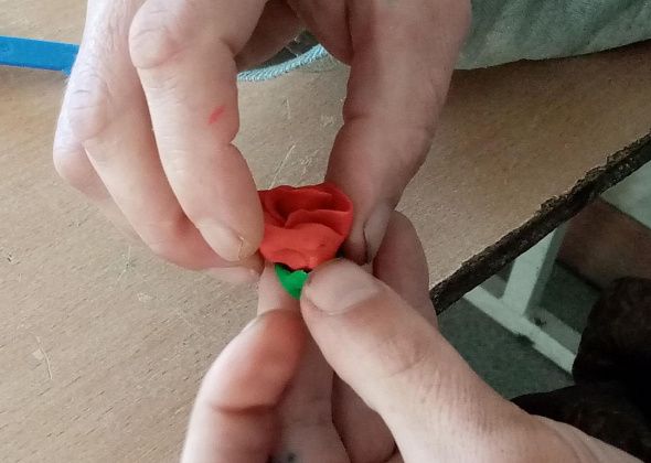 Осужденные колонии Гарей снимают стресс с помощью... пластилина