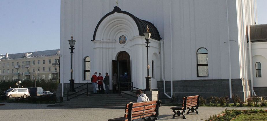 В Троицкую родительскую субботу Преображенский собор приглашает серовчан помолиться. Панихиды состоятся и в часовне на кладбище