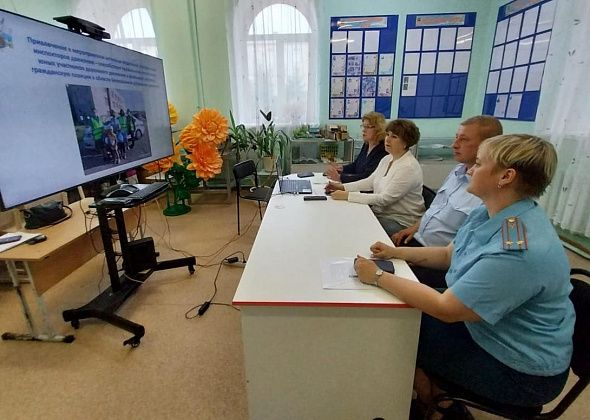 ГИБДД Серова приняла участие в общешкольном родительском собрании