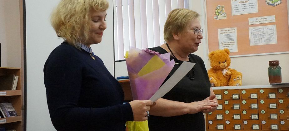 Детская писательница Евгения Перлова провела классный час для серовских школьников