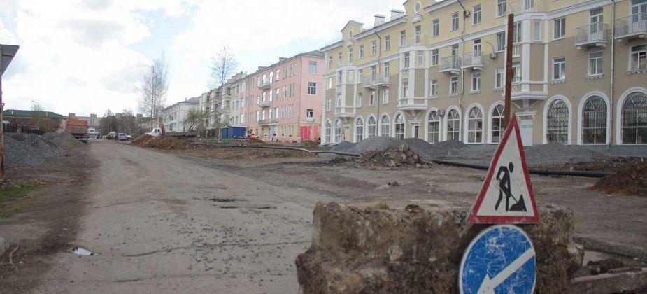 Из-за ремонта сетей на площади Металлургов временно без горячей воды останутся три дома, школа и ДКМ