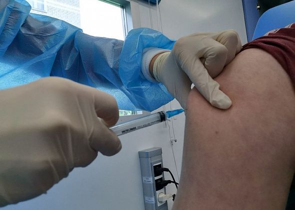В поликлиники Серова поступила отечественная вакцина против гриппа