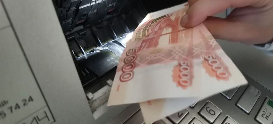 Серовский подросток перевел неизвестным накопления родителей и оформил на маму кредит