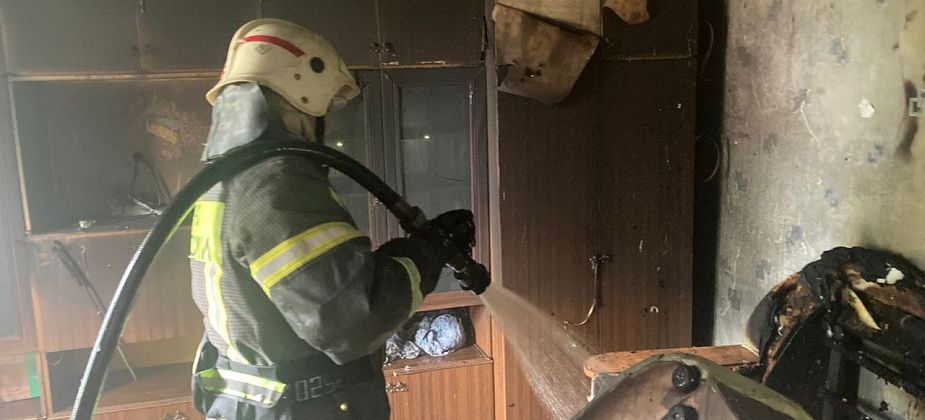 В Серове произошел пожар в деревянной двухэтажке