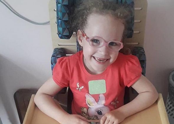 На оплату курса реабилитации для шестилетней Кристины не хватает 110 тысяч рублей. Поможем?