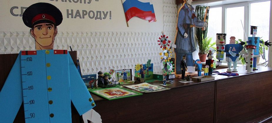 Серовчан приглашают принять участие в конкурсе тематической поделки «Полицейский дядя Степа-2022»