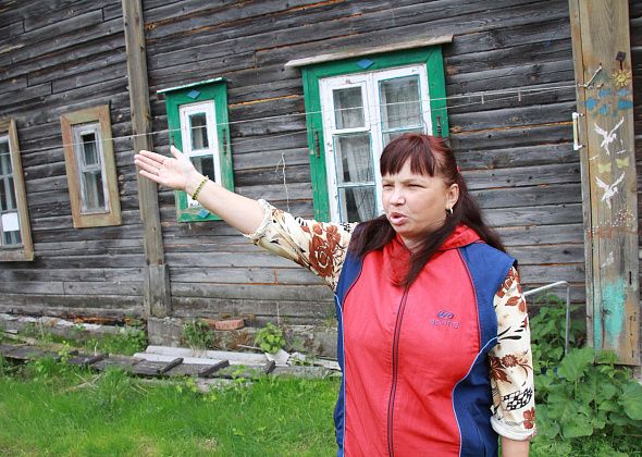 “Тут хаос, полный хаос!”. Столбы падают, мусор не вывозят, уличного освещения нет - как выживает Новая Сосьва