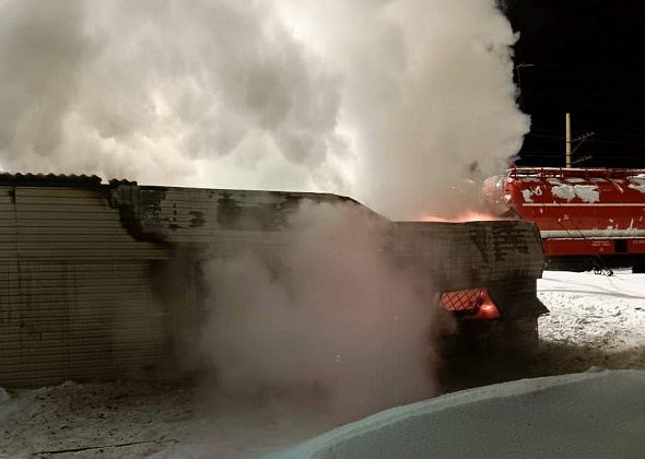 В Серове на тушение кладовой выезжал пожарный поезд