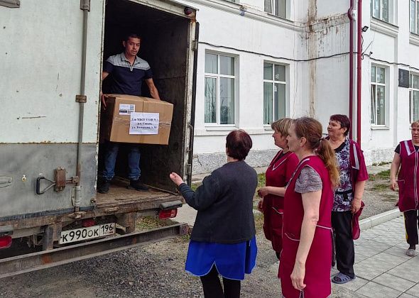 Вячеслав Шадрин привез для сосьвинцев очередную машину с гуманитарной помощью