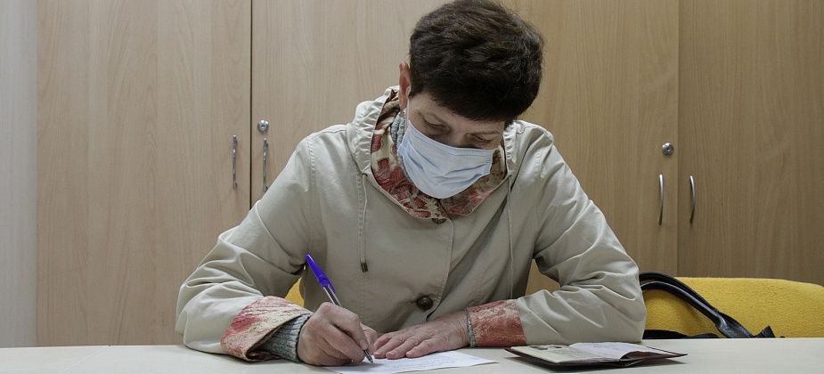 Серовчане продолжают идти в редакцию «Глобуса», чтобы подписаться за возвращение прямых выборов мэров