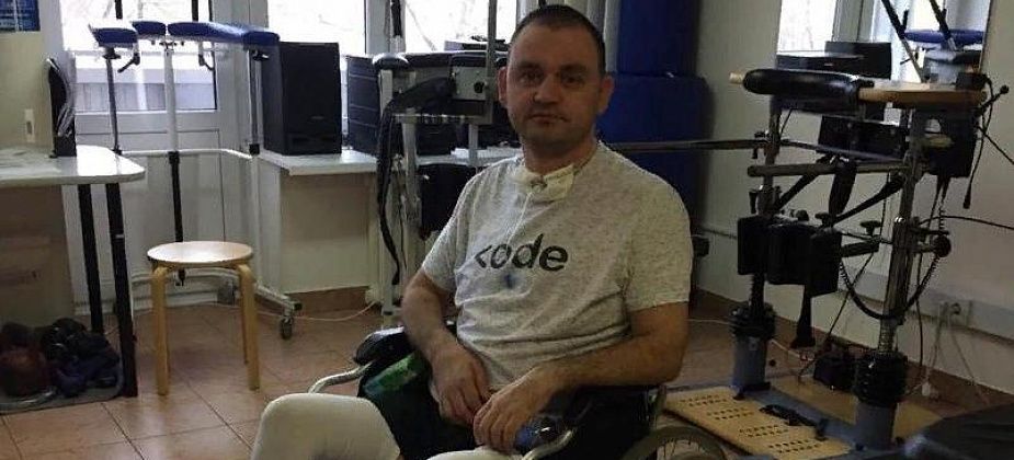 Инспектор ГИБДД из Серова, которого сбил нетрезвый водитель, проходит реабилитацию в Москве