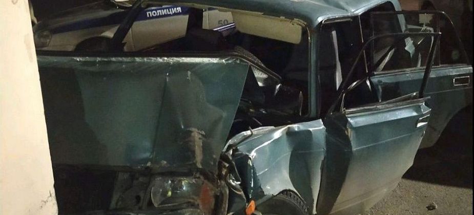 Серовчанин на отцовской машине врезался в "Пингвин"