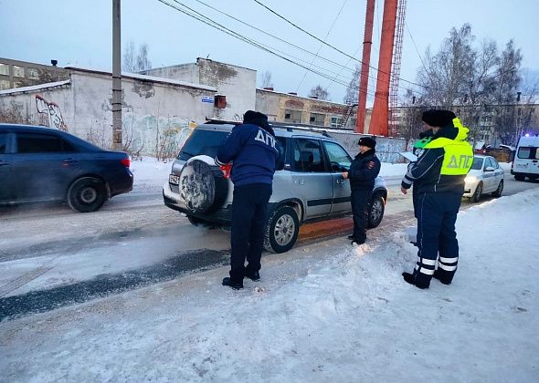 Иномарка наехала на серовчанку, которая шла по тротуару