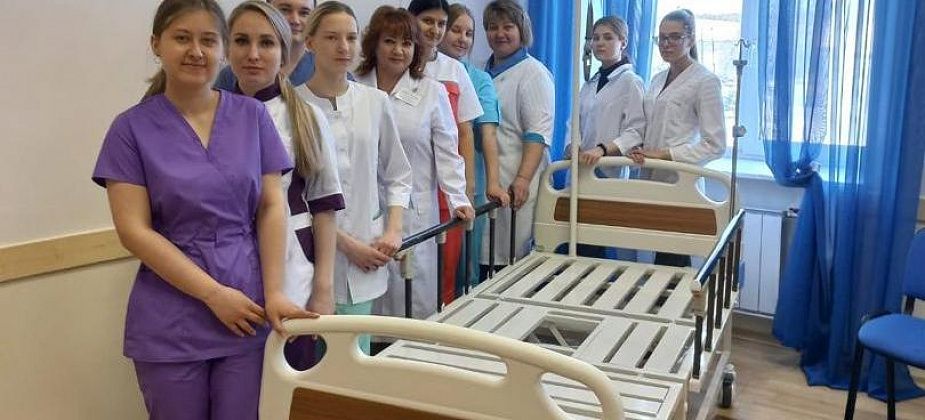 Серовская епархия передала студентам медколледжа многофункциональную кровать