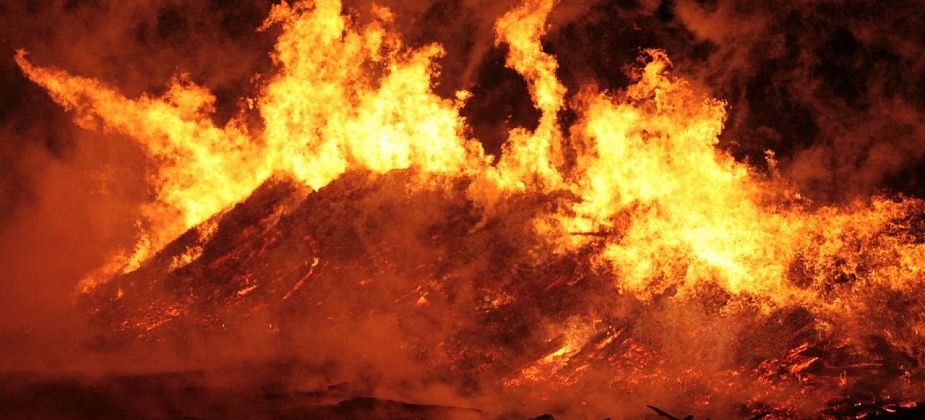 Мэрии Серова выписали штраф за сгоревшую свалку горбыля. Но власти в суде оспаривают наказание