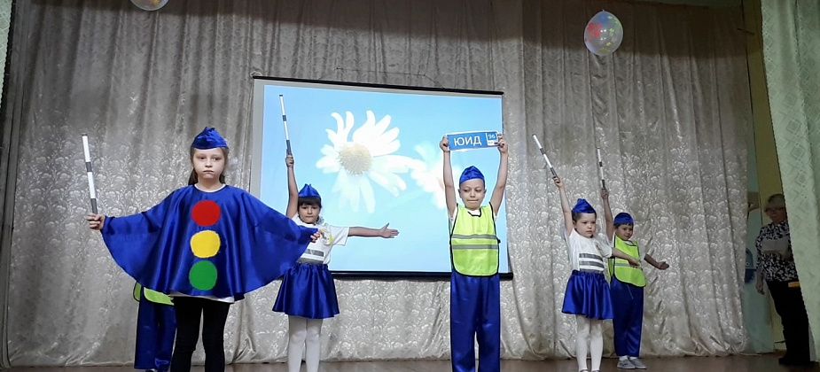 Инспекторы пропаганды ГИБДД и члены Общественного совета оценили знания дошколят в конкурсе «Дорожные старты»