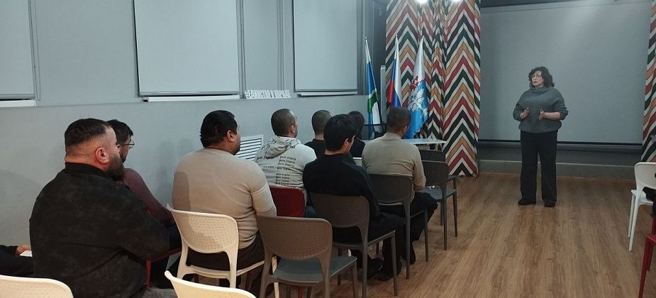 Полиция Серова приняла участие во встрече с работодателями и трудовыми мигрантами