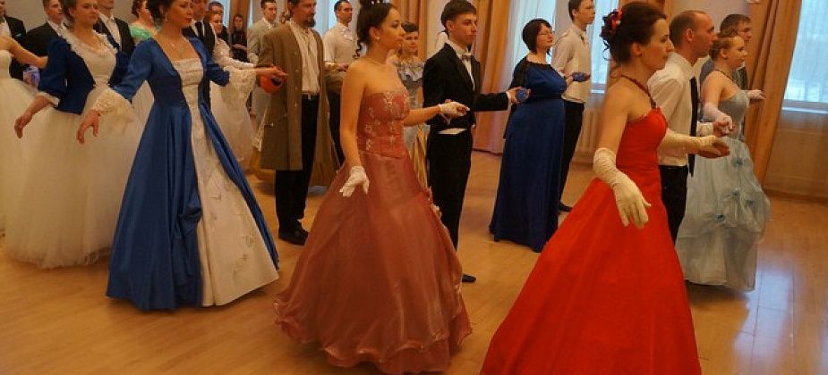 "Гусарская баллада": в Серове готовятся к балу 