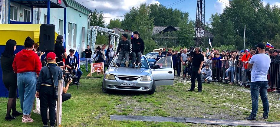 Ретро автомобили, мотоциклы, виртуальные заезды и квест. В Серове прошел фестиваль «SEROVAUTOFEST2020»