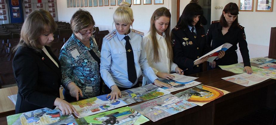 В Серове подвели итоги конкурса детских рисунков «Полиция глазами детей»