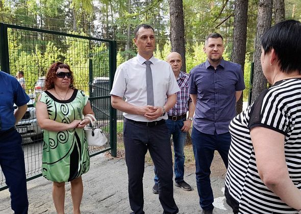 Депутаты Думы Серова оценивали состояние загородных лагерей и стреляли из автоматов