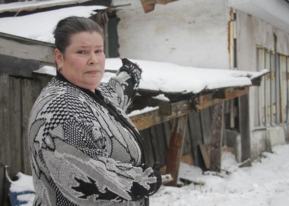 “Плату взимают, но работ никаких нет”. Серовчанка не согласна с начислениями за “коммуналку” в аварийном доме