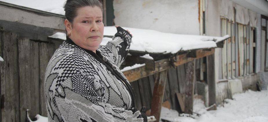 “Плату взимают, но работ никаких нет”. Серовчанка не согласна с начислениями за “коммуналку” в аварийном доме