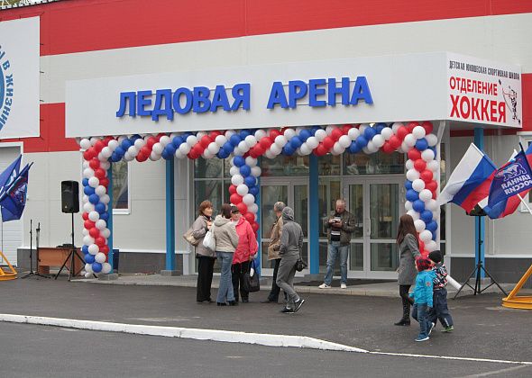 Чиновники Серова обыграли юных хоккеистов из Кушвы