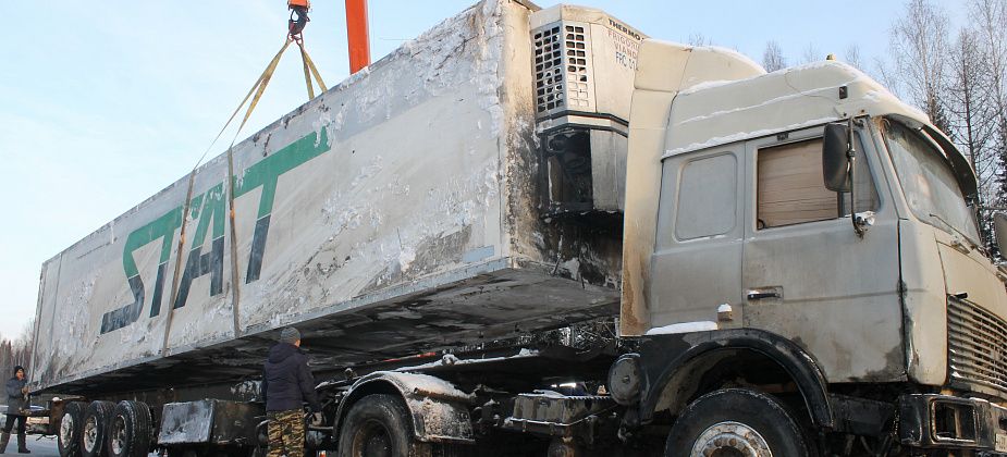 Дальнобойщик Борис Рябков, "зимовавший" на обочине Серовского тракта, выехал домой