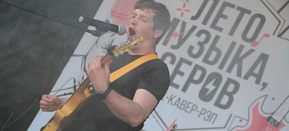 “Пенсионеры серовского рока” и предложение на сцене. Состоялся музыкальный фестиваль “Лето. Музыка. Серов”