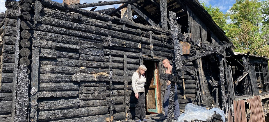 Серовчанка, у которой в День России произошел пожар, считает, что квартиру подожгли: «Приходил один человек, грозился расправой»