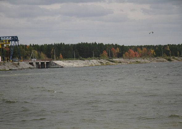 На серовском водохранилище уровень воды держат ниже критической отметки