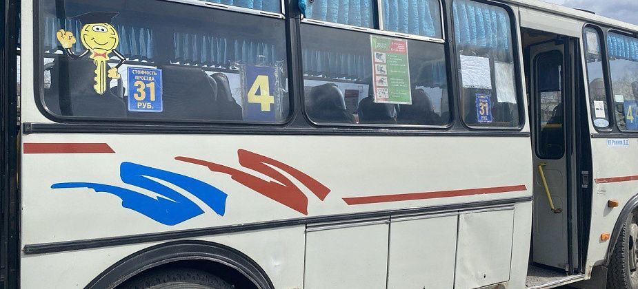 Серовчанка во время поездки на автобусе упала и получила перелом