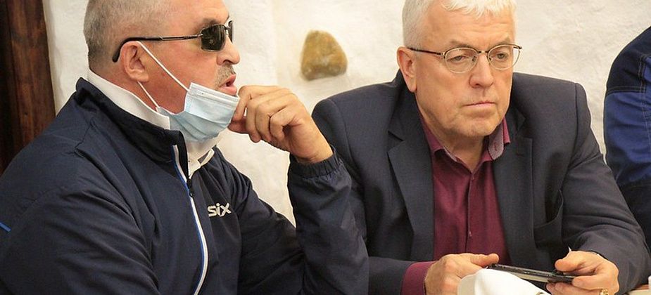 Дума Серова планирует наградить своего коллегу-депутата в связи с Днем машиностроителя 