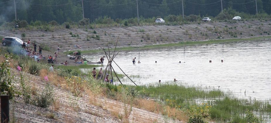 Серовские волонтеры прибрались на берегу Киселевского водохранилища
