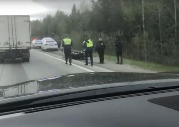 На трассе под Краснояркой мотоцикл столкнулся с “Тонаром”