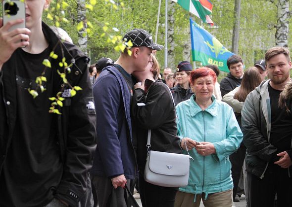 В Серове прошла очередная отправка в армию. На службу проводили 13 человек