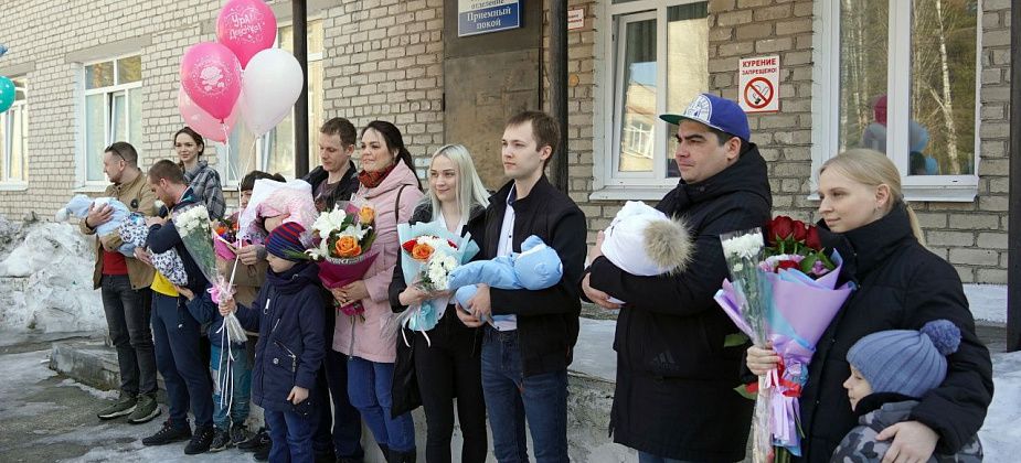 Из родильного отделения в Серове выписались первые мамы с новорожденными. Полтора года там был ковидный госпиталь