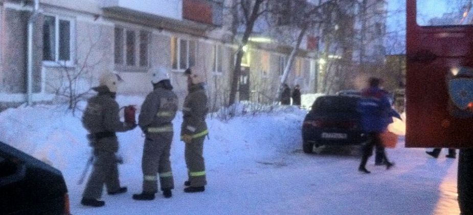 В Серове три пожарных машины, полицию и "Скорую" подняли по тревоге из-за возгорания пищи