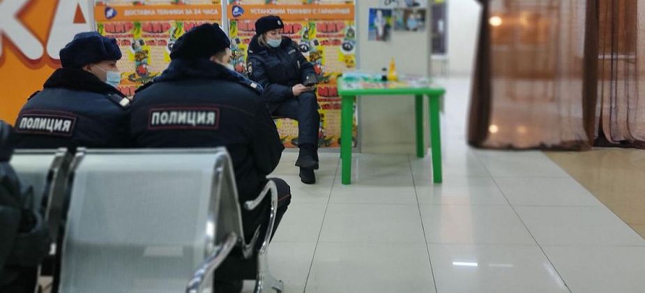 В Серове на выставку животных пришли полиция и прокуратура - с проверкой