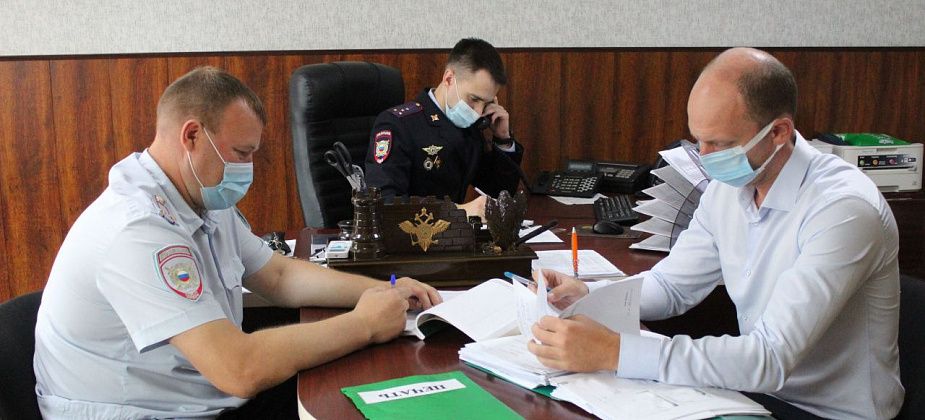 Руководители отдела полиции рассказали серовчанам, сосьвинцам и гаринцам о том, как не стать жертвой мошенников