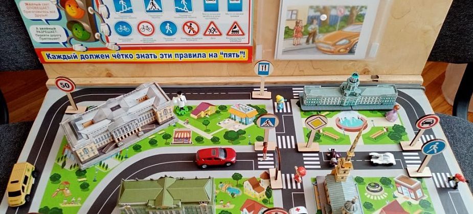В детском саду прошел смотр-конкурс макетов по правилам дорожного движения «Детский сад – дом»