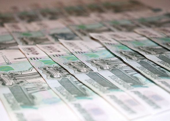 Бухгалтер одного из заводов Серова перевала неизвестным 180 тысяч рублей