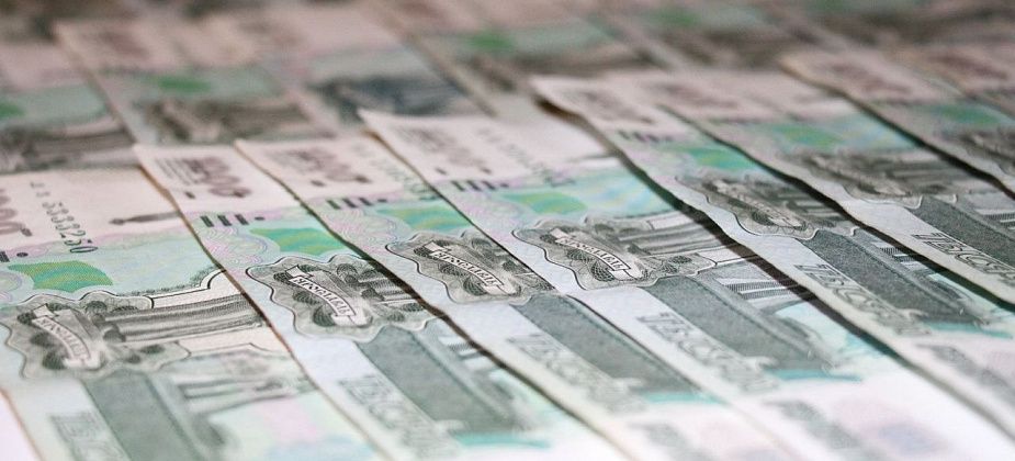 Бухгалтер одного из заводов Серова перевала неизвестным 180 тысяч рублей