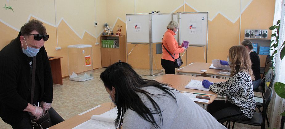 «Пенсионная поправка для нас самая главная». Серовчане продолжают голосовать